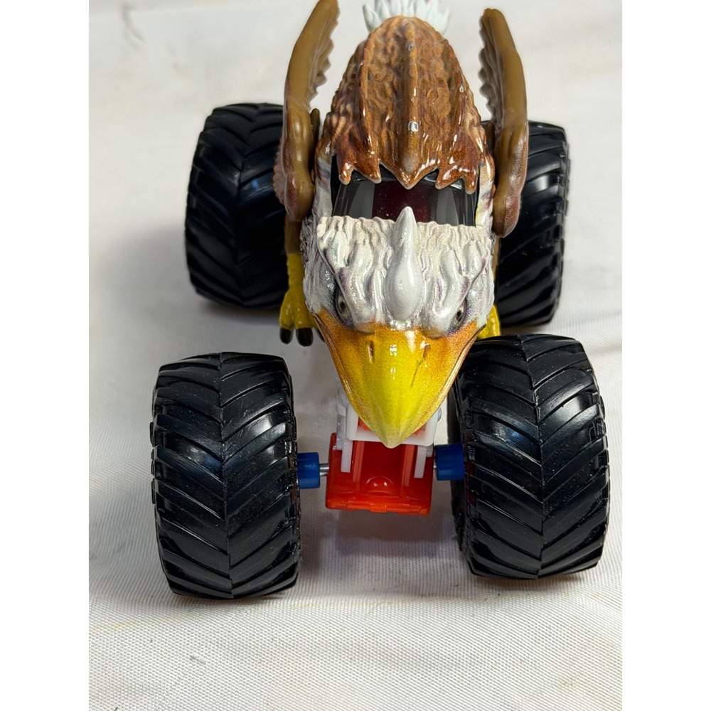 Monster Jam Eagle Monster Truck 1:64 Die-Cast Bald Eagle White Red Chassis - Picture 4 of 8